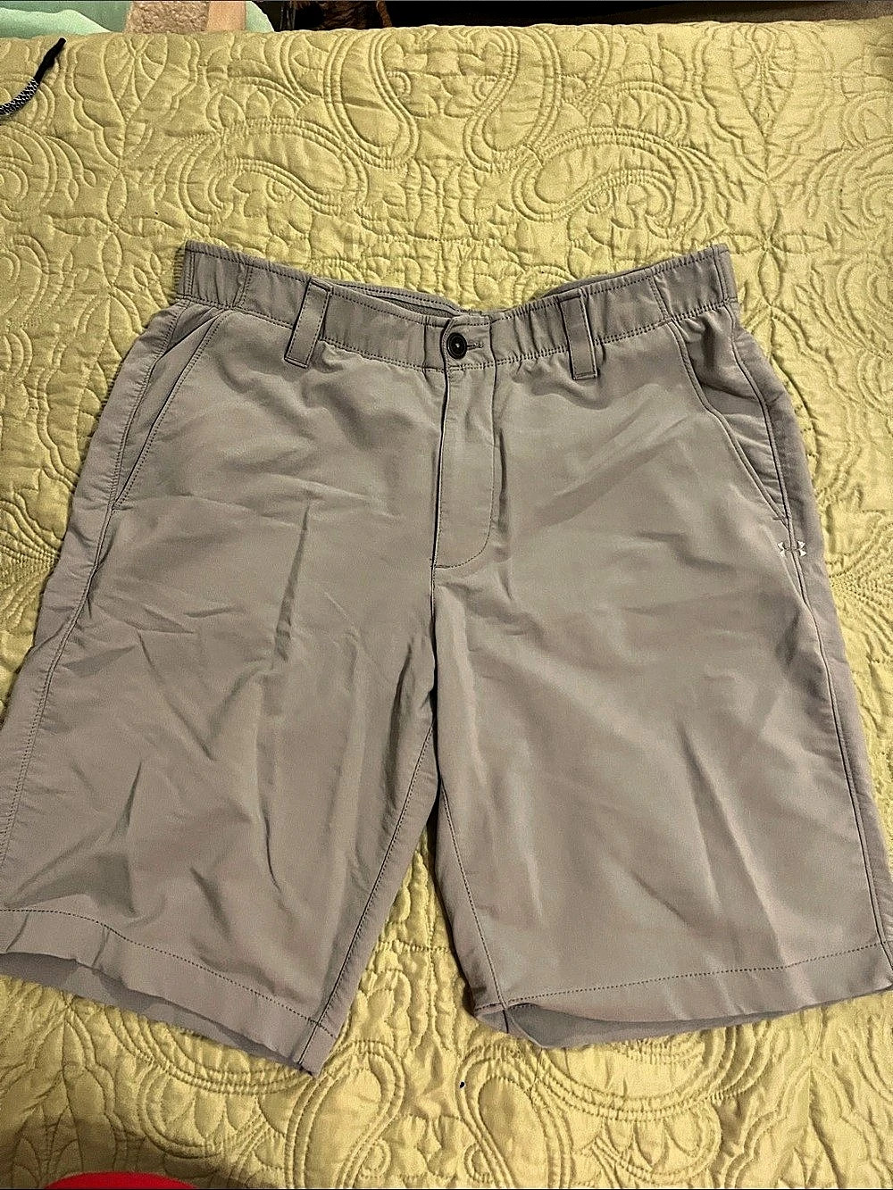 Under Armour HeatGear Loose Fit Performance Shorts Men's Gray Athletic Shorts